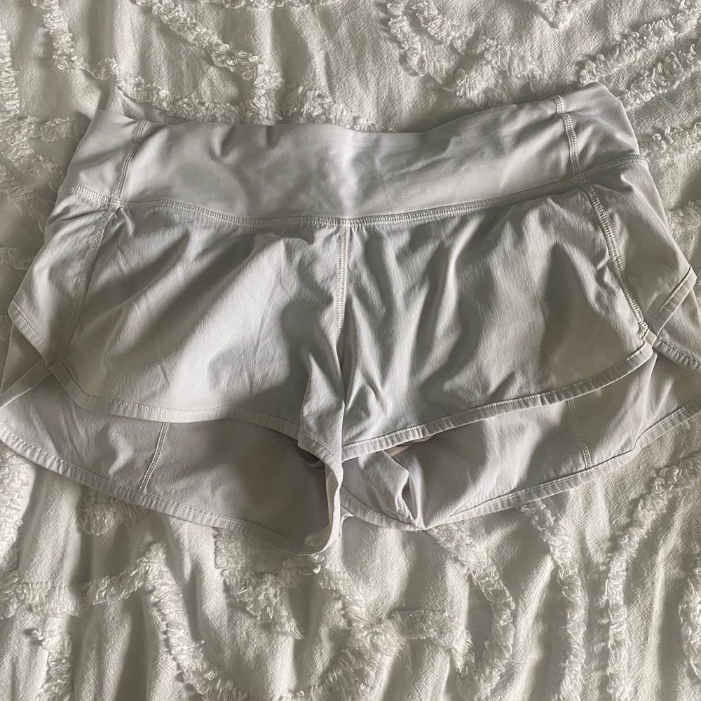 lululemon white shorts size 6